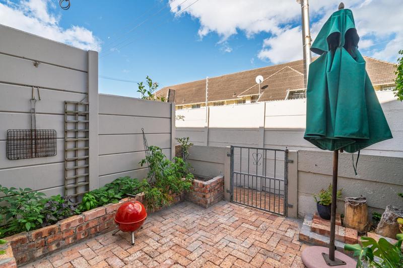 1 Bedroom Property for Sale in Kenilworth Western Cape